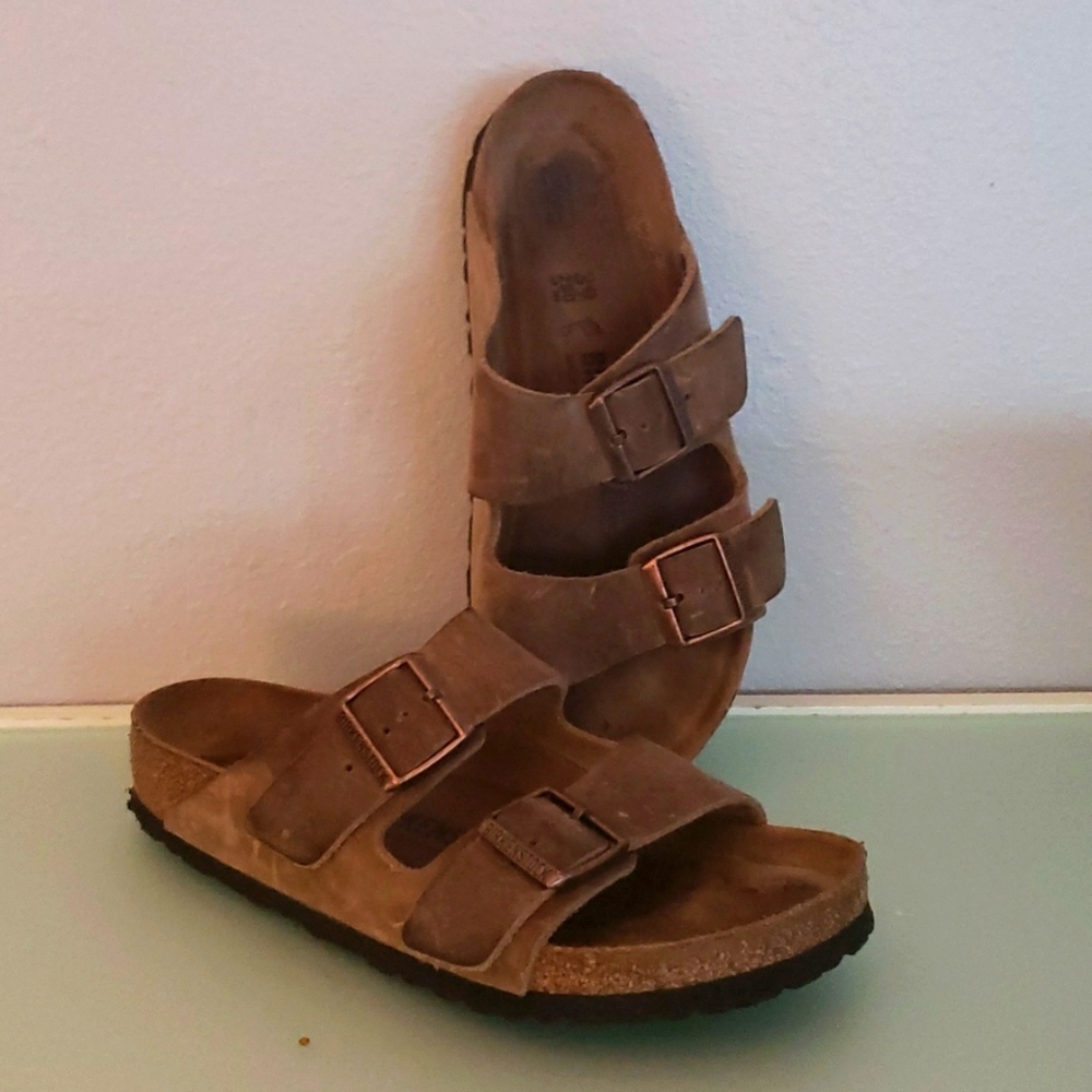 Women's size 39 Birkenstock leather Arizona sandals